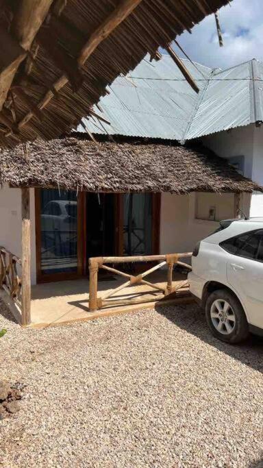 B Zanzibar Apartament *